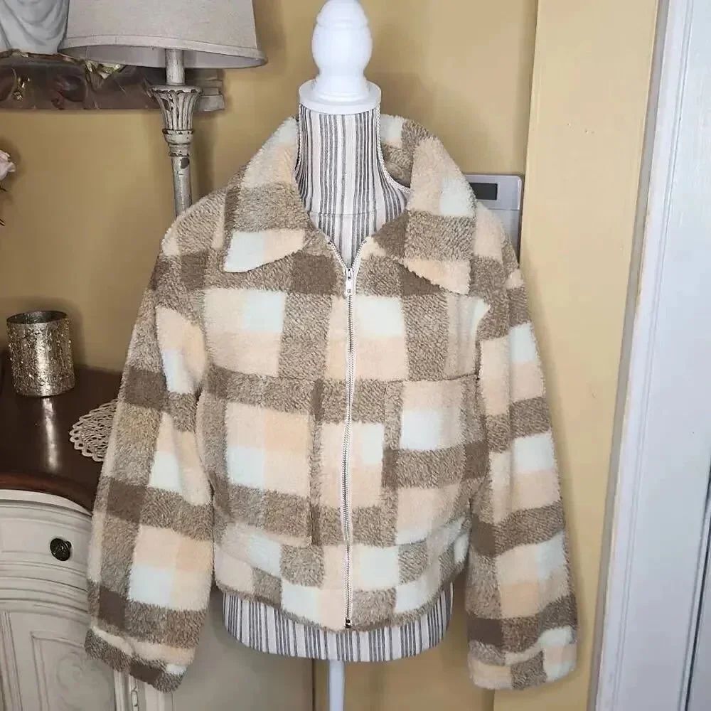 Princess Polly fleece checkered jacket women's size 6
